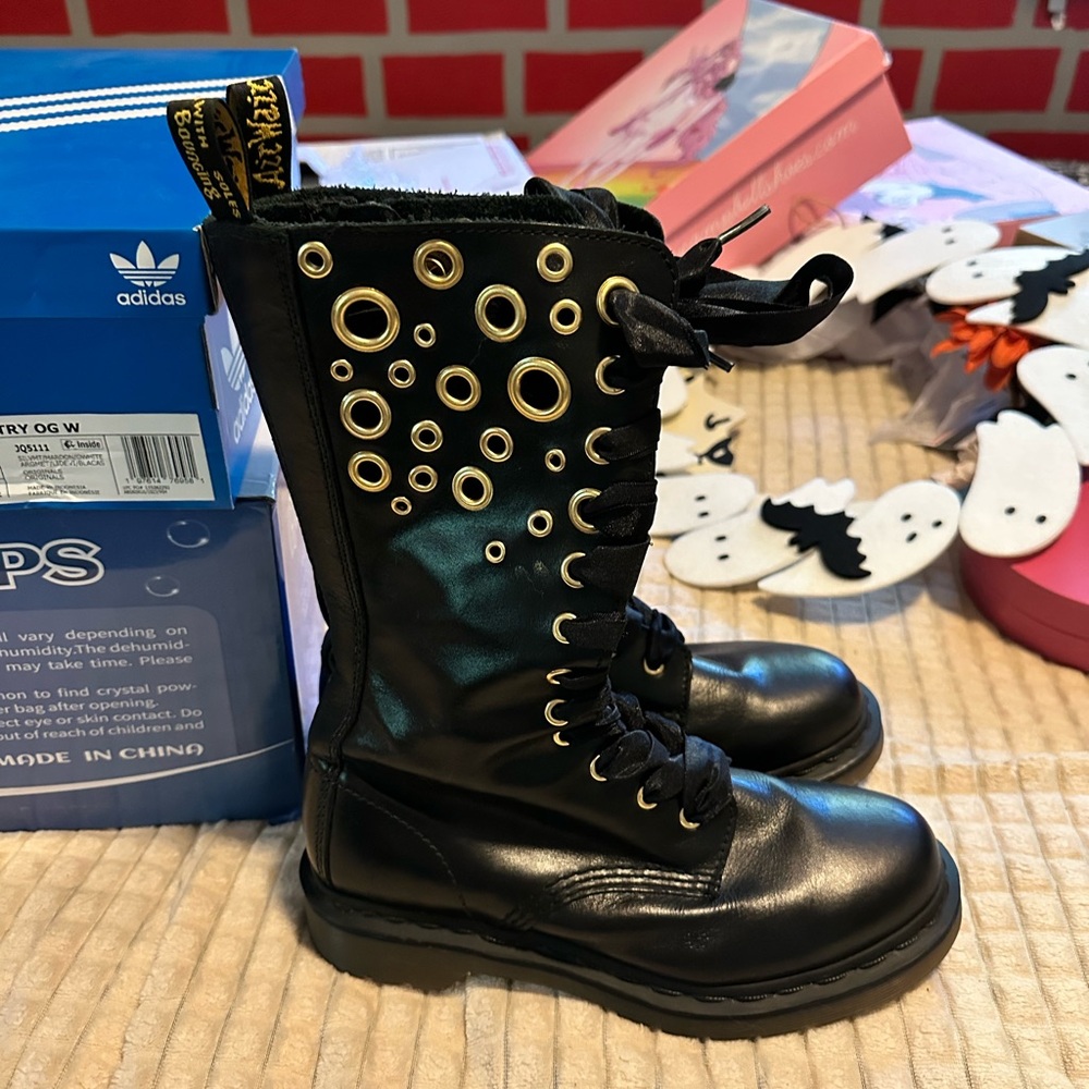 Dr. Martens Johari boots 7